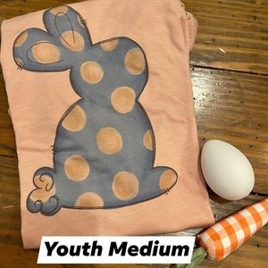 Super cute Easter shirt for your little one! Would be so cute with white jeans!!